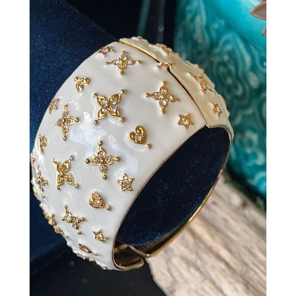 White Enamel Gold & Crystal Bracelet Kenneth Jay Lane Hearts & Stars - Picture 3 of 15